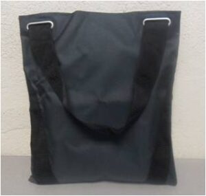 BOLSA DE MANO NORWOOD GRIS Y NEGRO 40x35 CM
